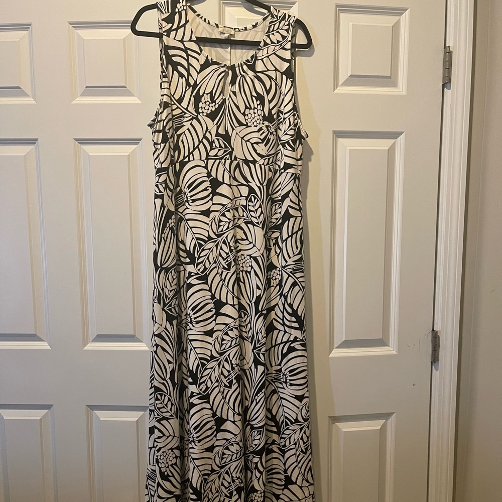 Talbots Graphic Botanical Jersey Maxi Dress Black & White